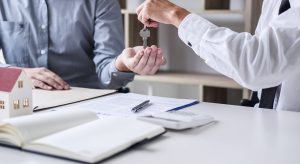 Why Hiring an Experienced Real Estate Sales Agent Matters